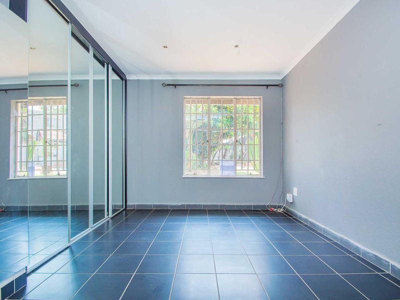 Renovators Dream Project, Commune Living, Large Home? You Choose... - Photo 8