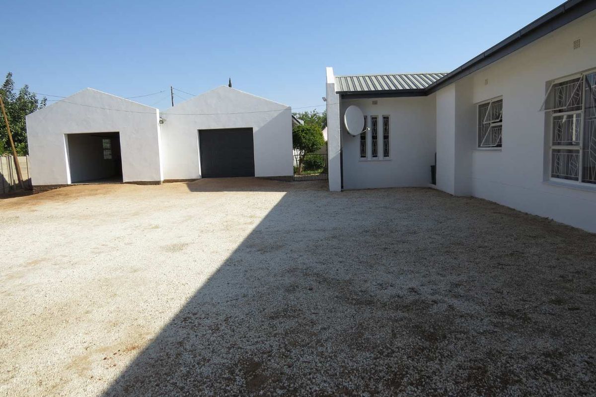 Stunning 4-Bedroom Upmarket Home for Sale in Kakamas – Style, Space & Elegance! - Photo 5