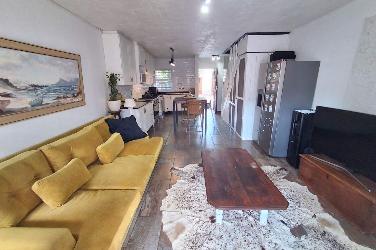 2 Bedroom Townhouse in Monument Park - Photo 4