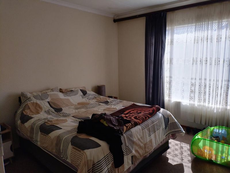 UTILITIES INCLUDED | Spacious 2-Bedroom First-Floor Unit - Photo 6