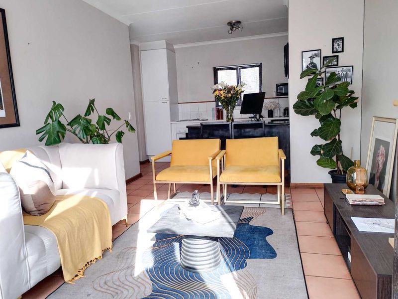 Prime Apartment: Affordable Living with Modern Comforts! - Photo 2