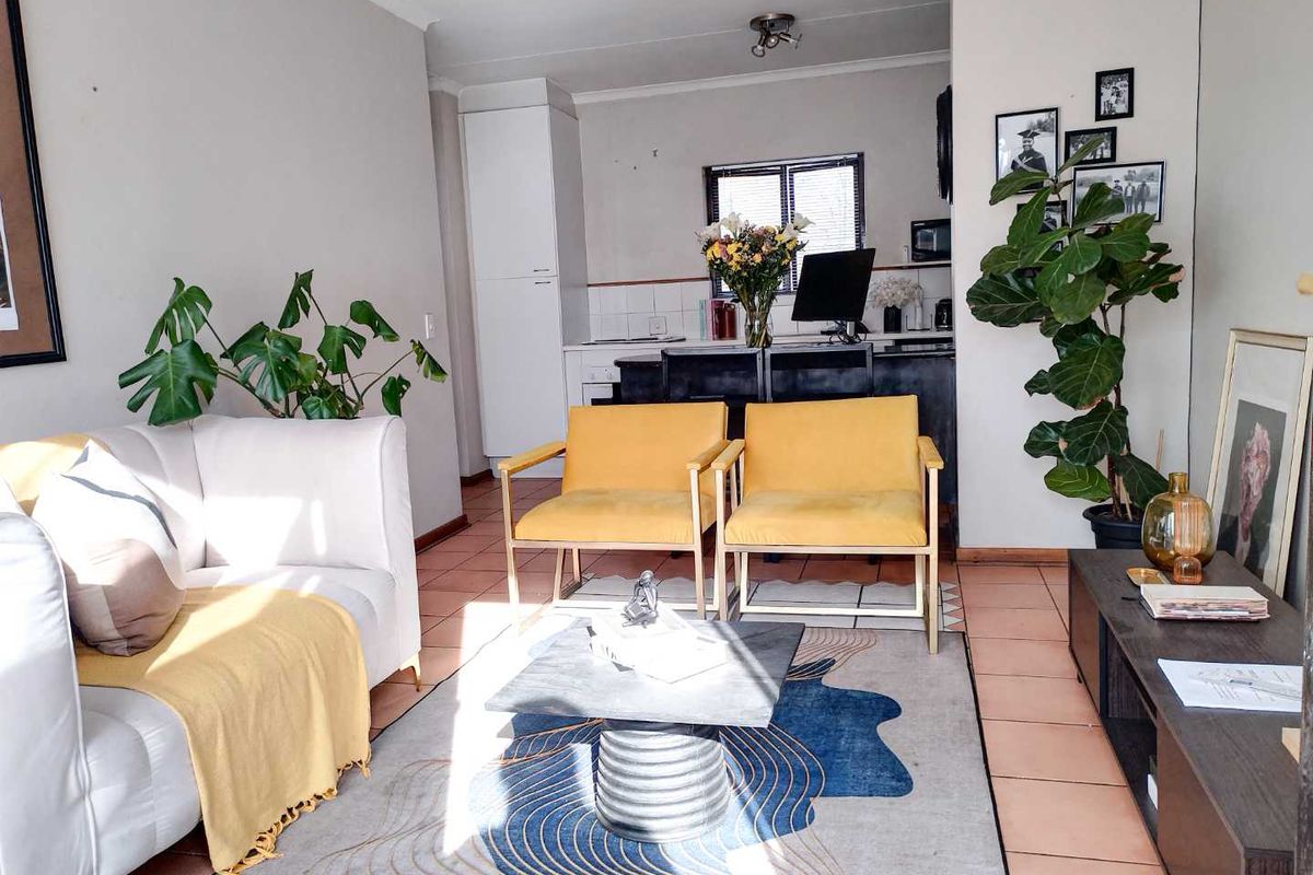 Prime Apartment: Affordable Living with Modern Comforts! - Photo 2