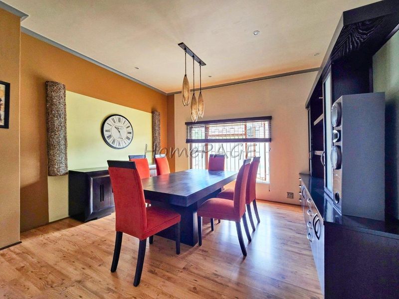 Okahandja:  Very neat 4 Bedr home in BEAUTIFUL STREET - Photo 9