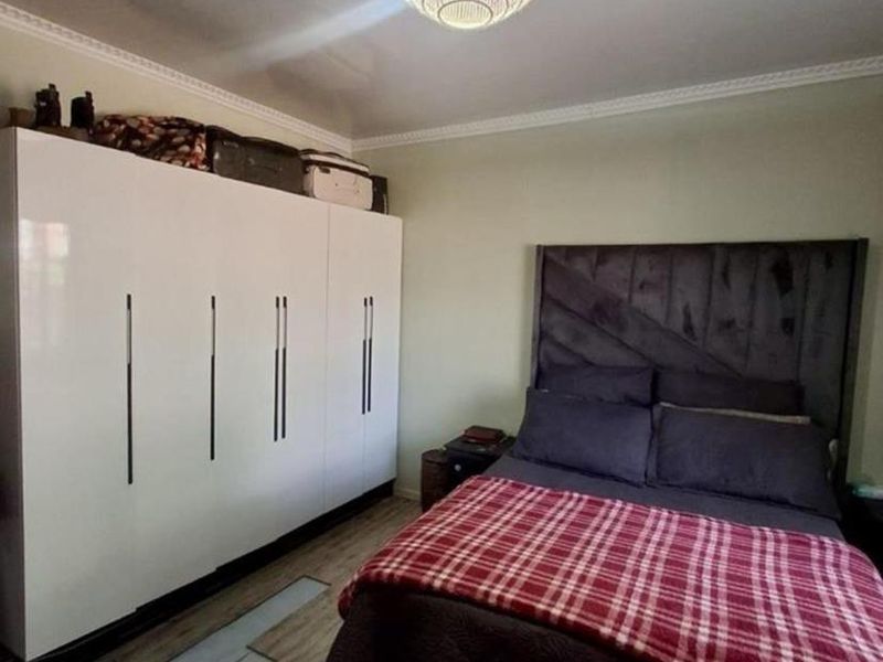 2 Bedroom With a Pool For Sale Vanderbijlpark CW2 - Photo 6