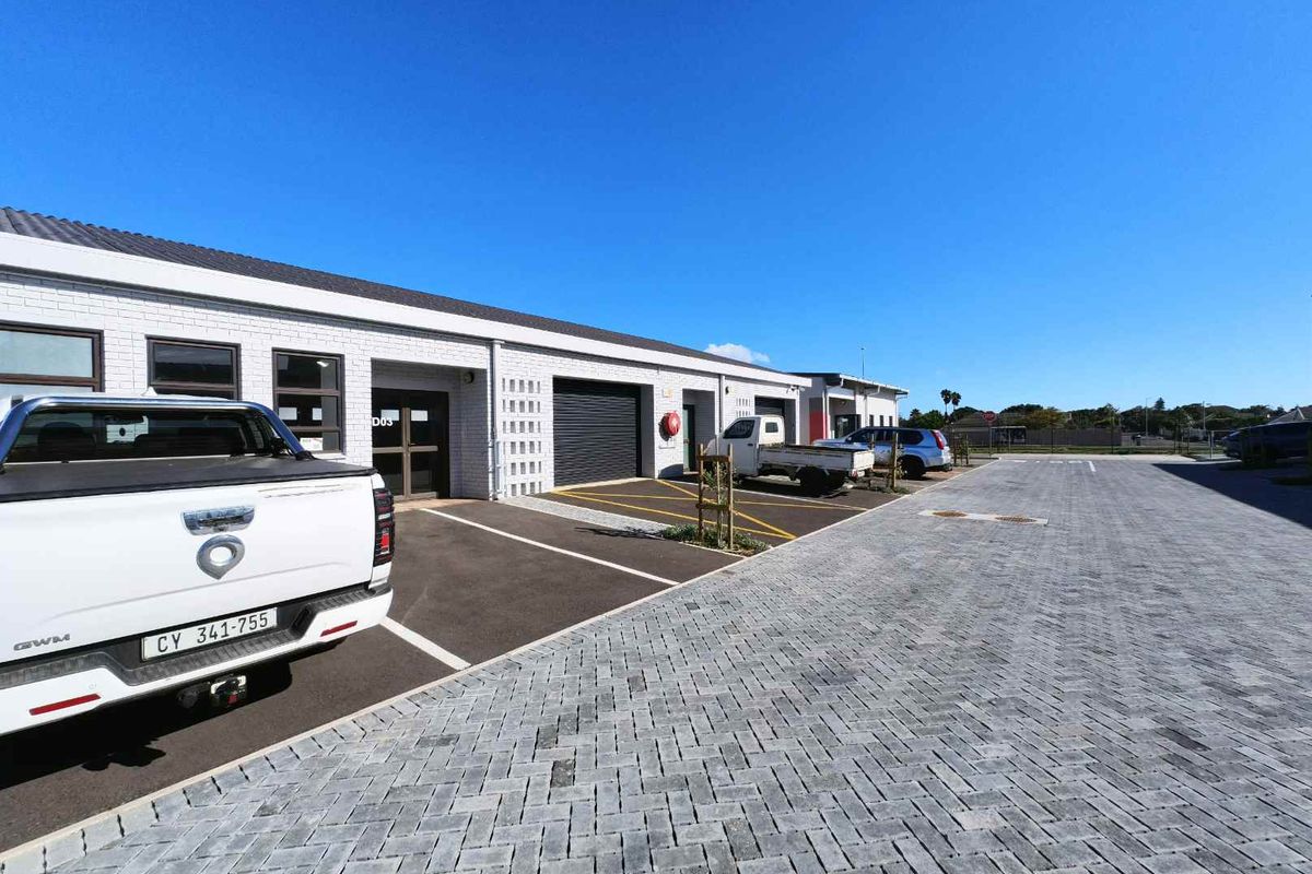 153sqm Warehouse space to let - Montague Gardens - Photo 3