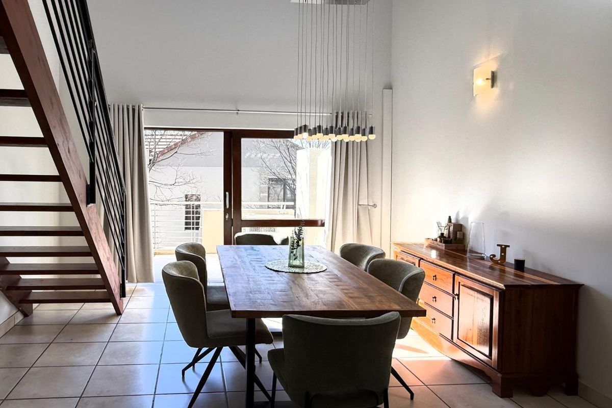 Calling All Investors! Stunning 3 Bedroom Loft in Excellent Estate - Photo 4