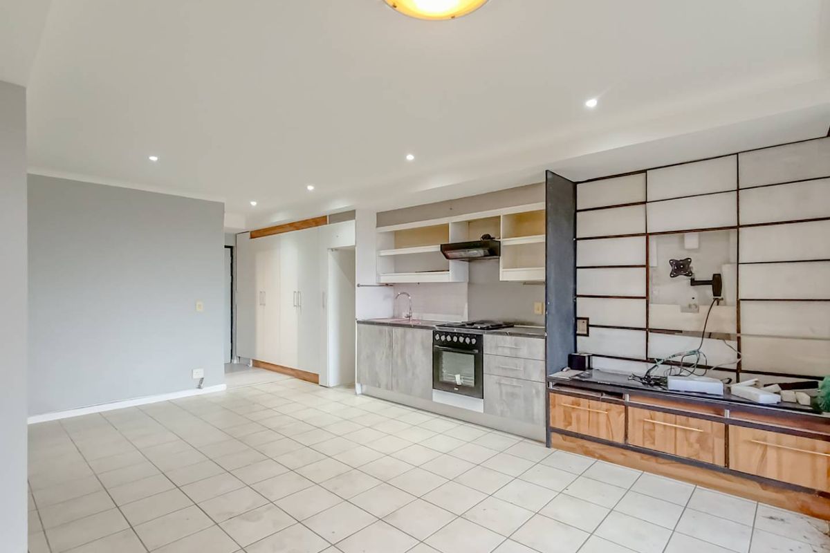 Inviting 1 Bedroom Apartment for sale in Liberty Grande - Photo 3