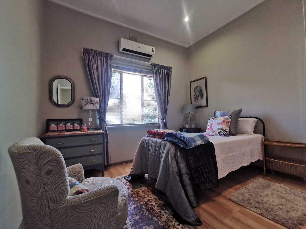 MAIN DWELLING - BEDROOM1 