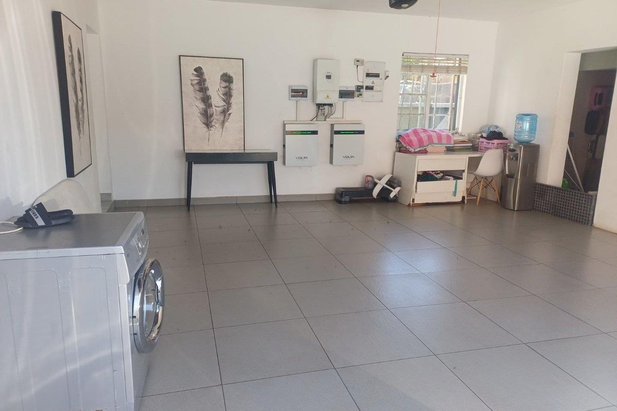 Stylish Double-Storey Cluster with Granny Flat & Poolside Charm - Photo 2