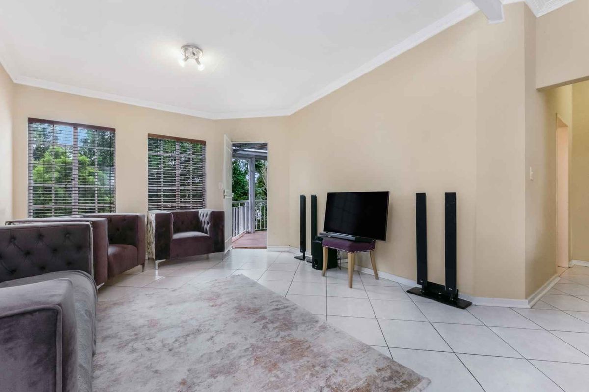 3 BEDROOM, 2 BATHROOM APARTMENT FOR SALE  IN DOUGLASDALE - Photo 2