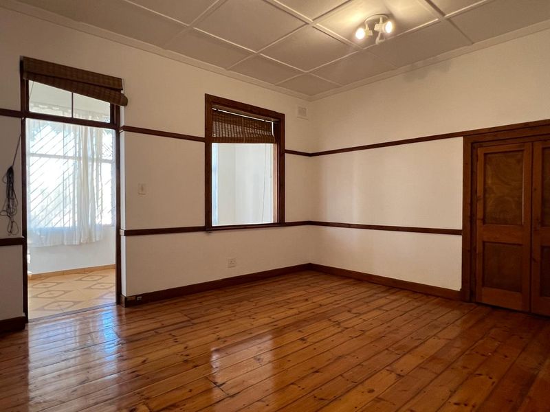 *Spacious and Bright Ground-Floor Apartment with Exclusive Garden** - Photo 8