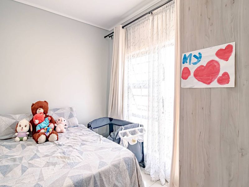 3 Bed 2 Bath House in a luxury lifestyle living Estate - Photo 10