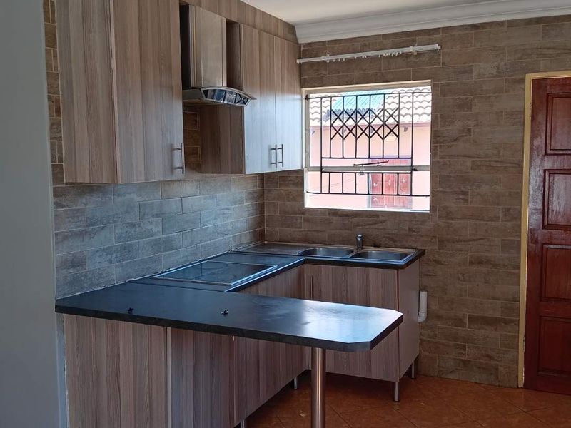 Glenway estate house for sale - Photo 5