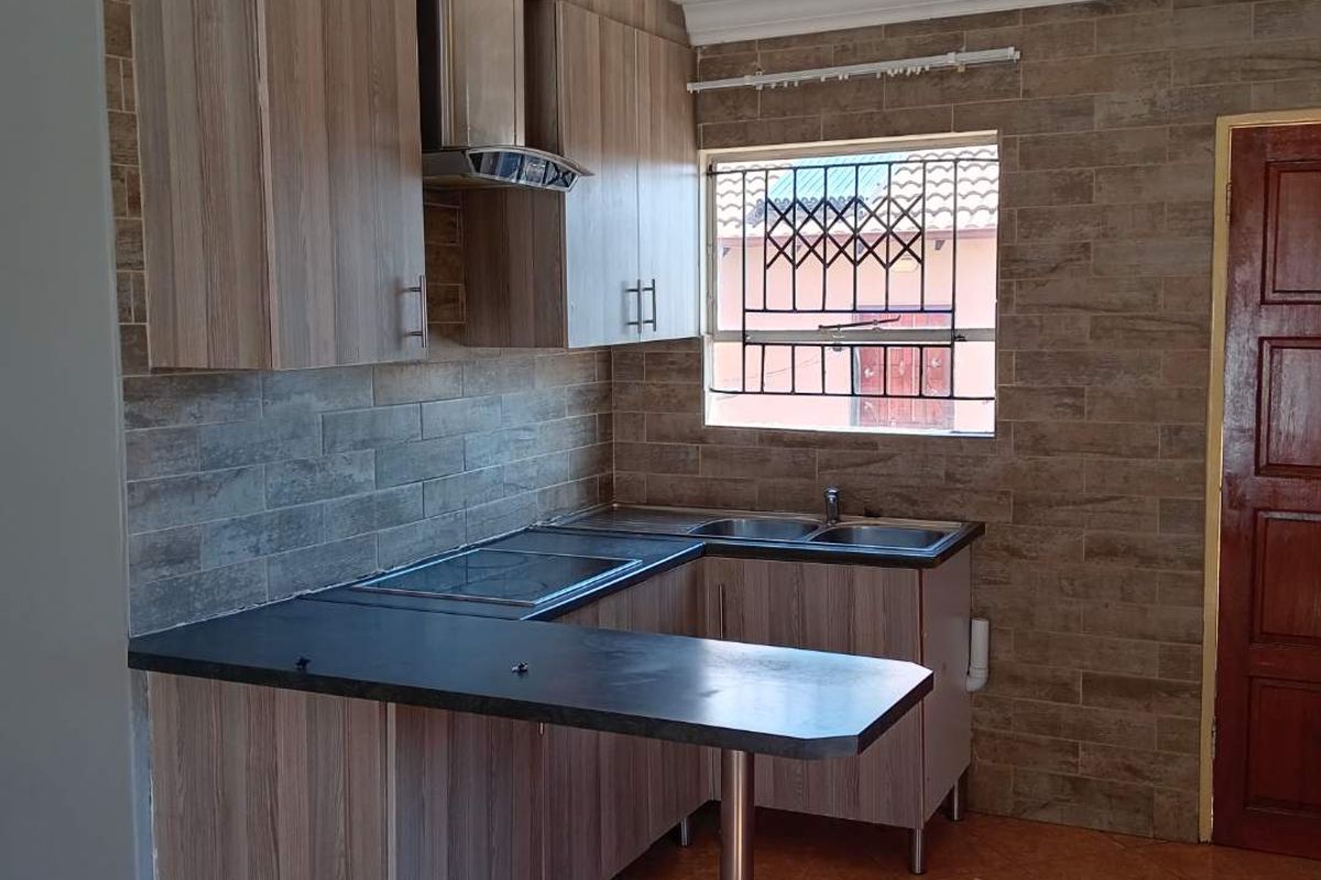 Glenway estate house for sale - Photo 5