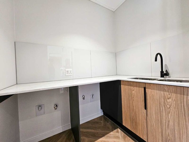 Modern 2-Bedroom Apartment in On Park - Photo 4