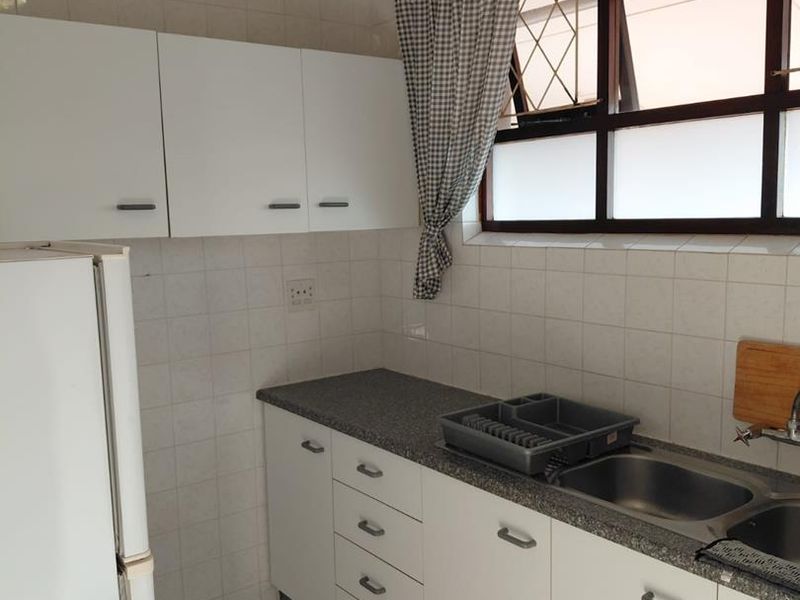 Studio/ bachelor apartment with stunning sea views. - Photo 9