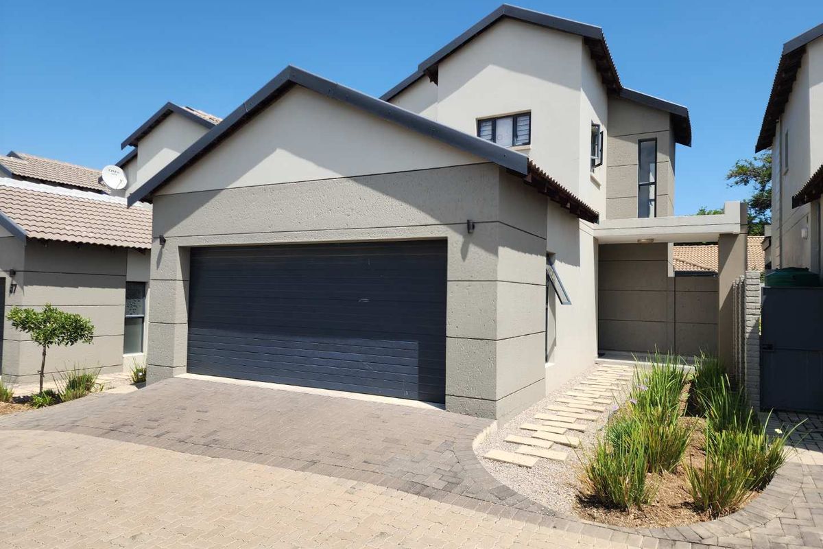 Modern Double-storey 3-Bedroom Cluster Home - Photo 3