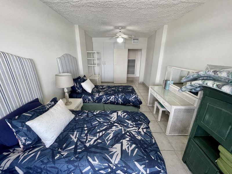 Hendra - Fully Furnished Beachfront Apartment with Stunning Sea Views - Photo 8