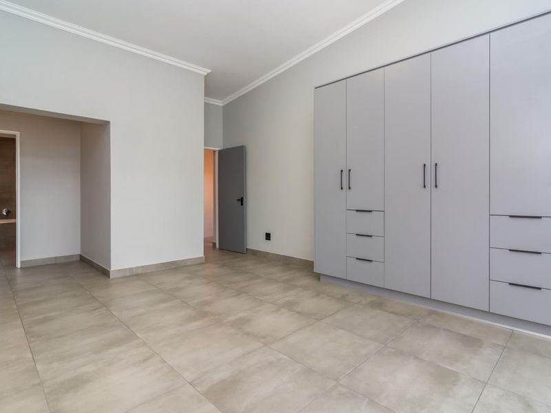 Secure estate living modern three bedroom home with quality finishes - Photo 3