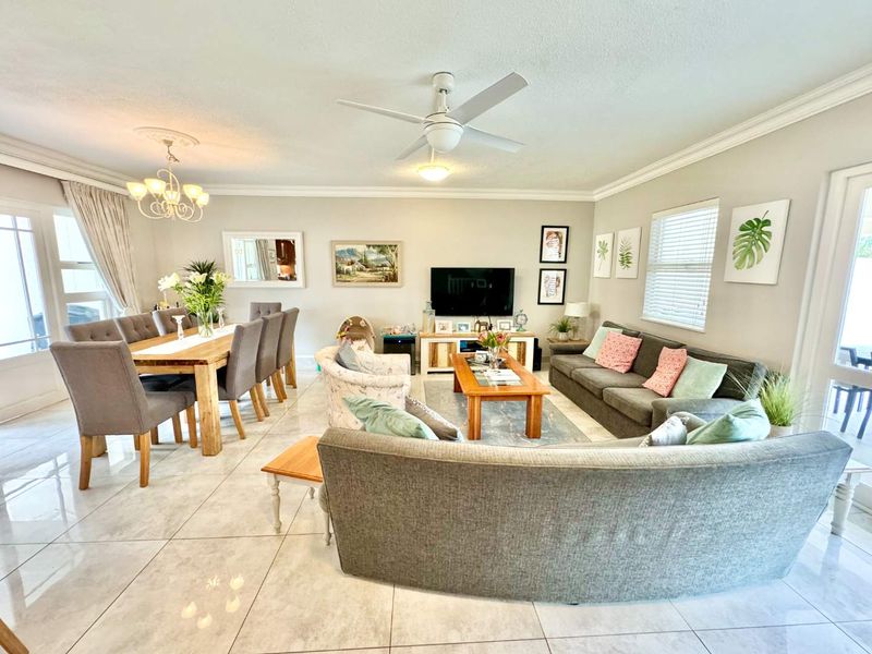 Spacious Family Townhouse with Private Garden in Ilala Ridge Estate - Photo 9
