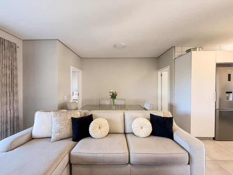 Spacious Apartment in Manor Estate - Photo 9