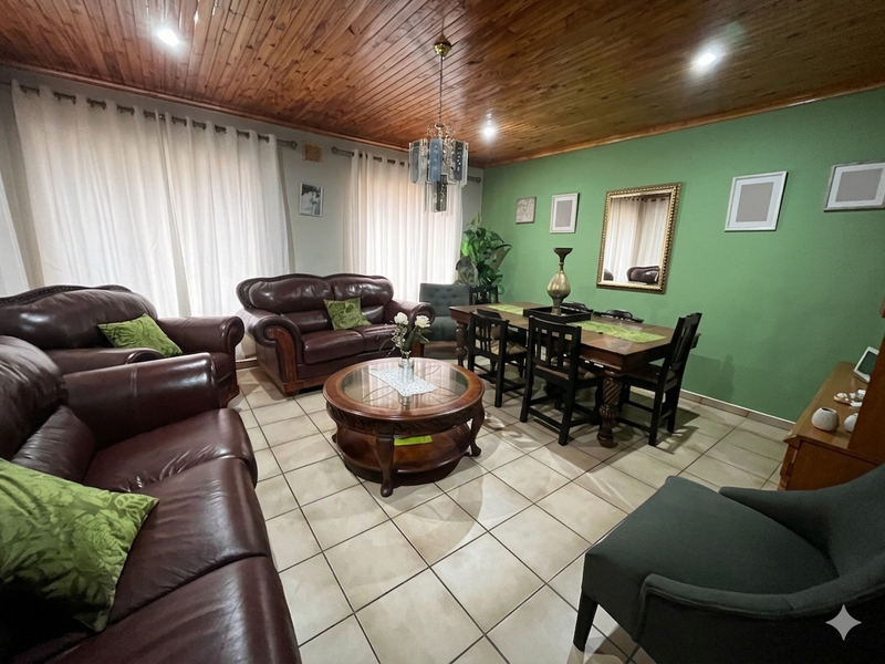 Spacious one level hosue for sale! - Photo 6