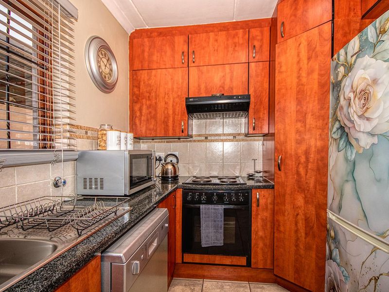 3 Bedroom Meyersig Modern Family home! - Photo 3