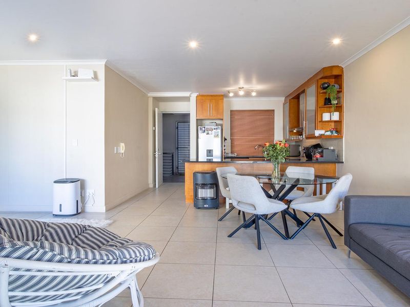 New Listing: Luxury Apartment in Prime Location! - Photo 6