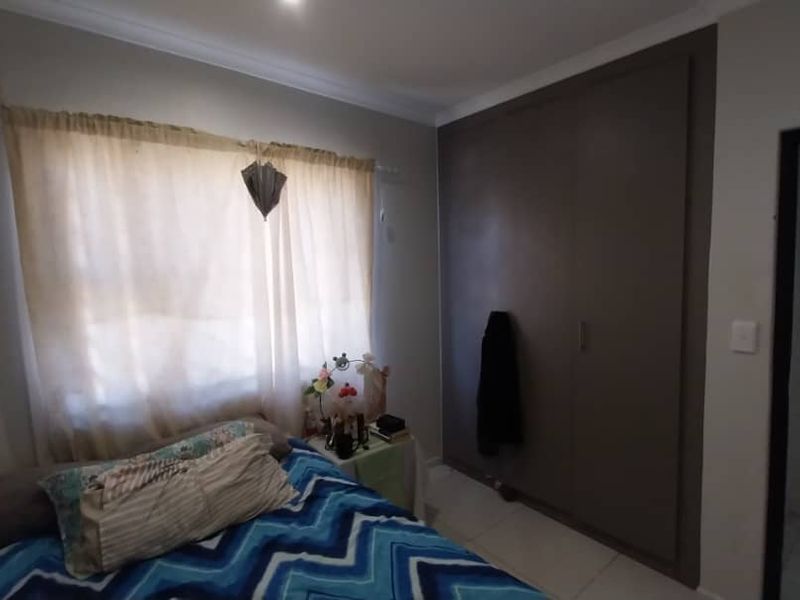 Charming 3-Bedroom Gem with 2 Baths Awaits You - Photo 5