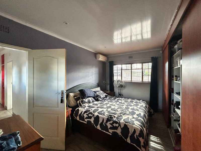 Stunning 3 Bedroom house - Photo 3