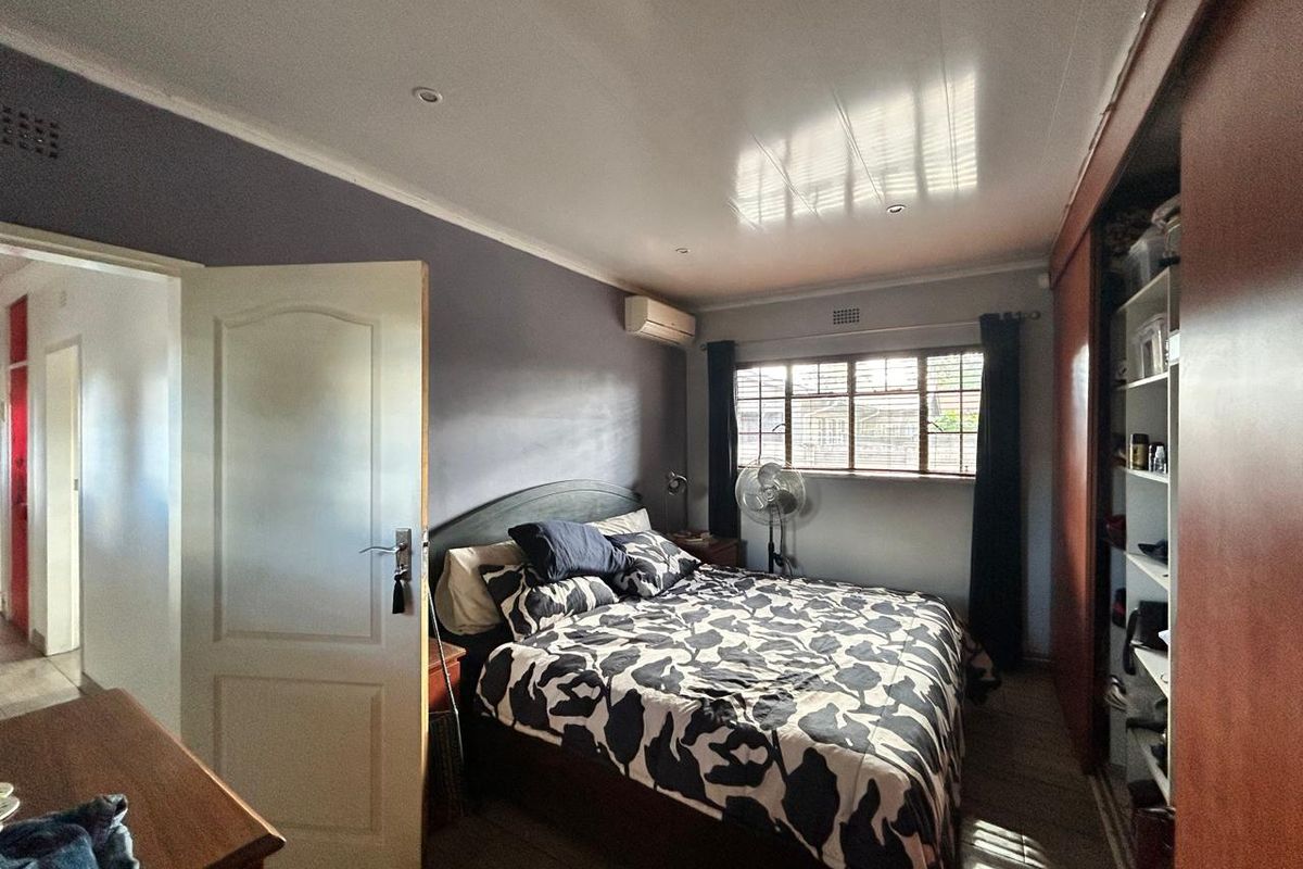 Stunning 3 Bedroom house - Photo 3