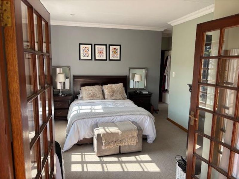 Exquisite property for the discerning young family or professional couple! - Photo 8