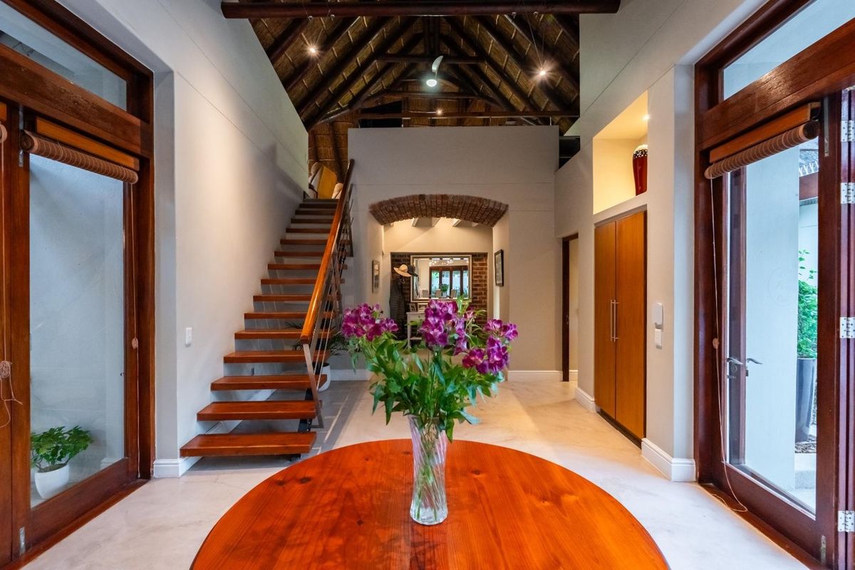 Luxury 5-Bedroom Home in Pearl Valley Golf Estate, Paarl - Photo 2
