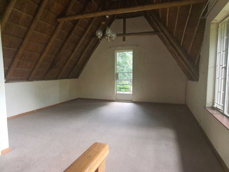 FOR THE EXTENDED FAMILY - 1 SEPARATE DWELLINGS, VARIOUS OUTBUILDINGS, BOREHOLE AND MORE! - Photo 7