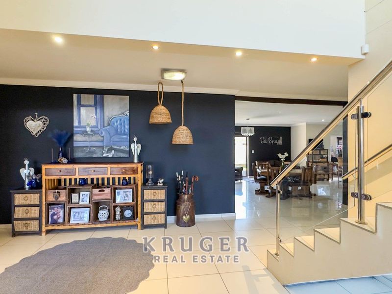 A HOME THAT WHISPERS LUXURY - Photo 10