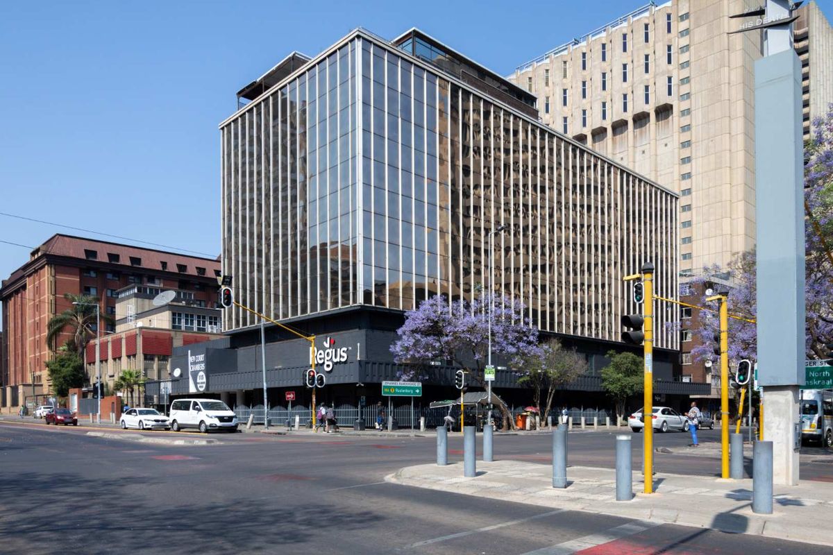 Find a professional address for your business in Regus Central. - Photo 2