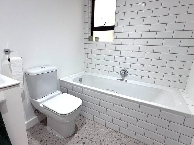 Secure 2-Bedroom Apartment with Strong Investment Potential in Athlone, Pietermaritzburg - Photo 3