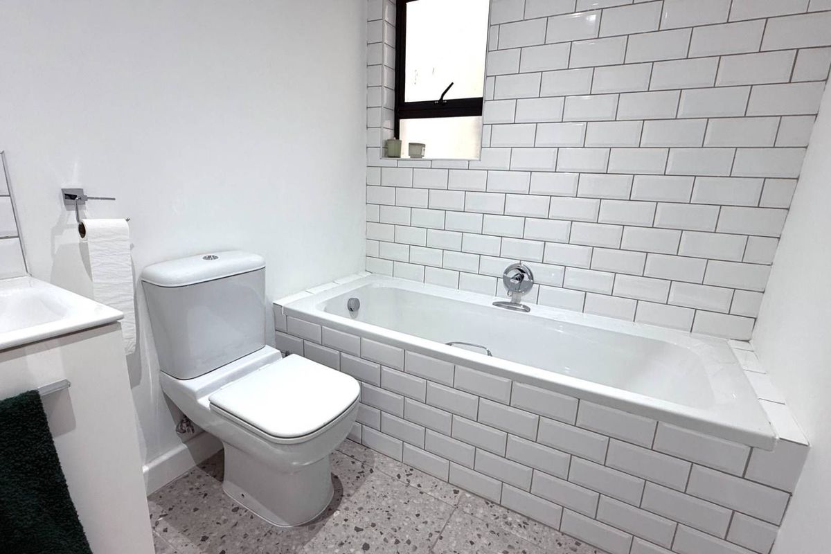Secure 2-Bedroom Apartment with Strong Investment Potential in Athlone, Pietermaritzburg - Photo 3