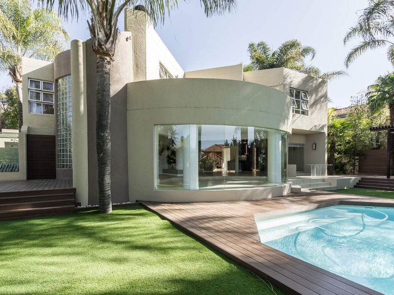 MODERN CONTEMPORARY HOME WITH COTTAGE - Photo 2