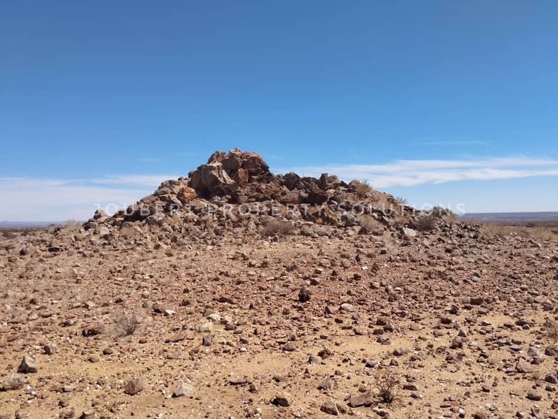 BEAUTIFULL HUNTING / LIVESTOCK / MINING FARM FOR SALE IN THE SOUTH OF NAMIBIA – ARIAMSVLEI DISTRICT - Photo 7