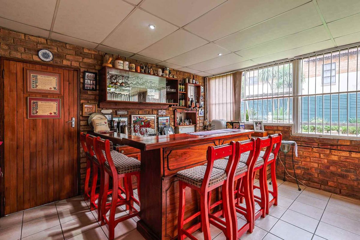 Investor’s Dream: Multi-Unit Property with Strong Rental Returns. - Photo 4