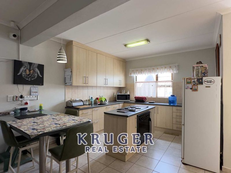 For sale - 3-bedroom home with 2-bedroom flat - Photo 7