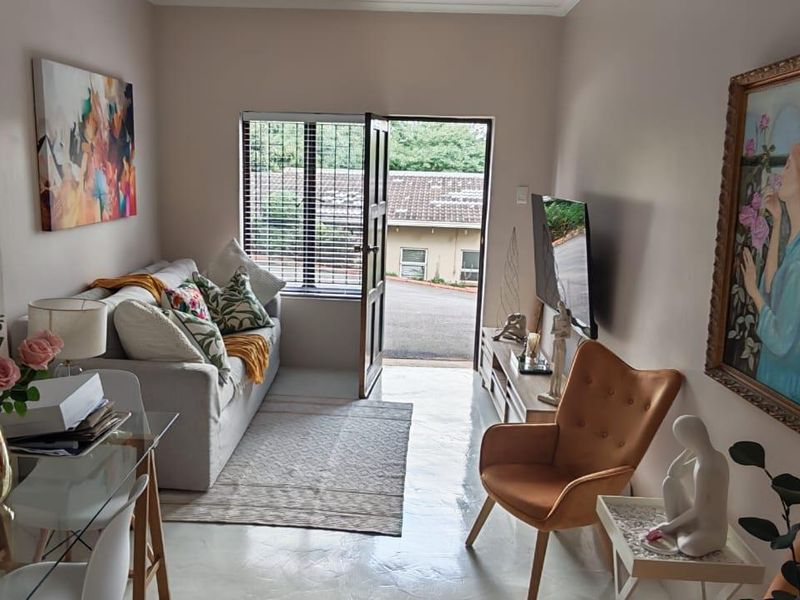 Kloof Bachelor Living - Photo 7