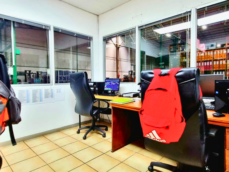 Warehouse To Let in New Germany | 3,301.50m2 | Approx. 12m-13m Internal Height | R95/m2 - Photo 8