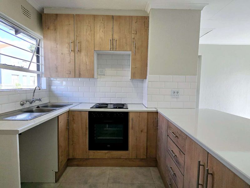 Newly Renovated 2-Bedroom Apartment with Modern Finishes - Photo 1