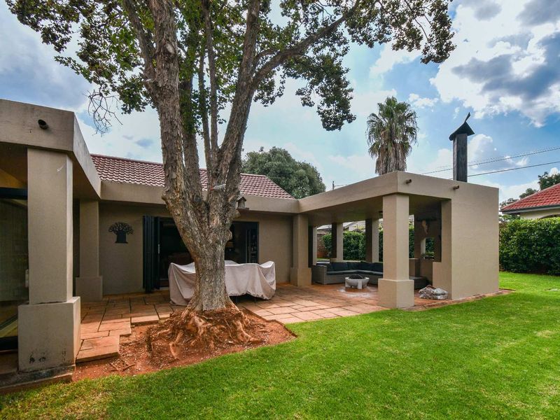 Designer home for the South African lifestyle! - Photo 7