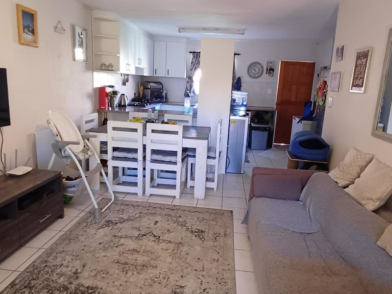 Ground floor PLUS private garden - Photo 3