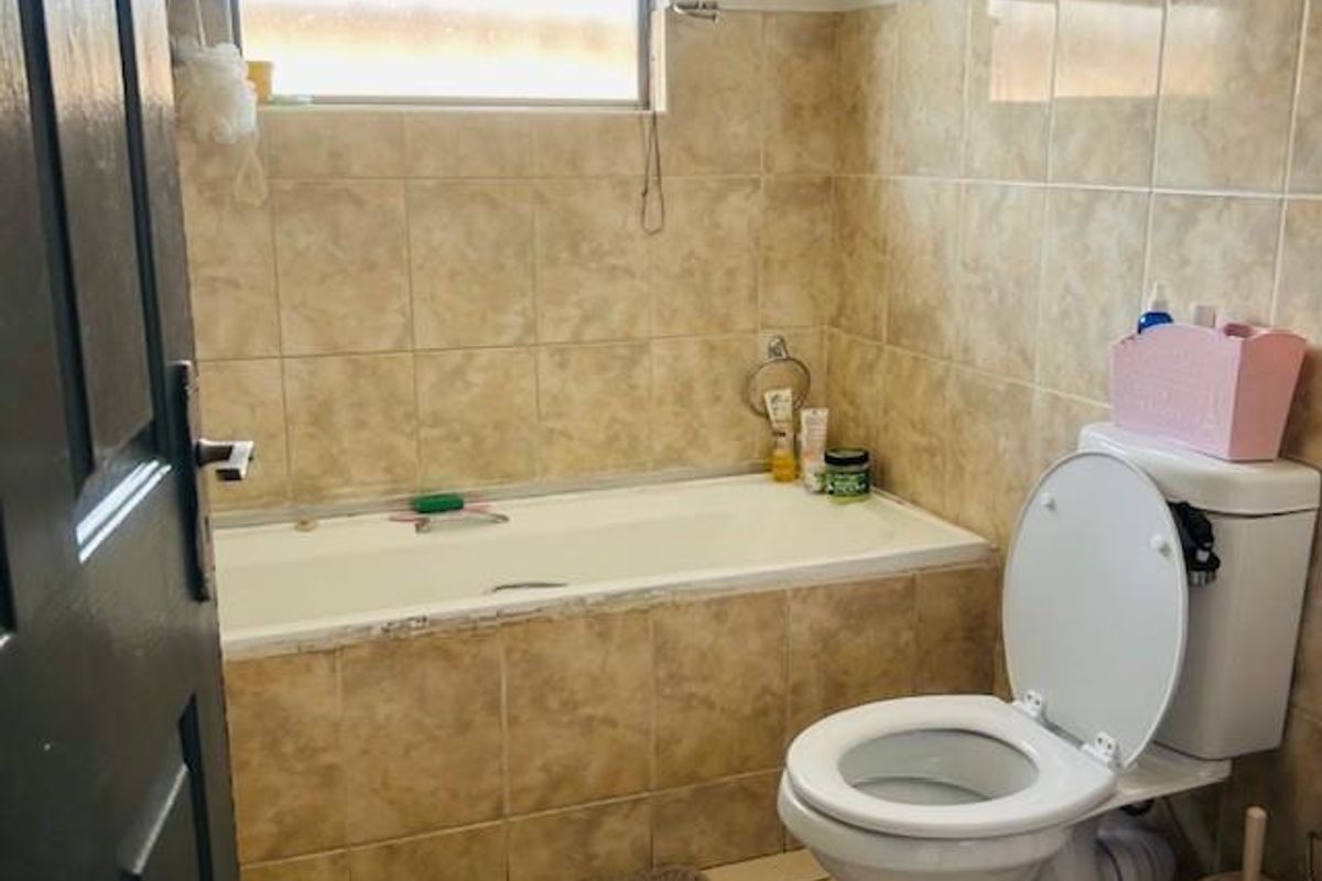 3 Bedroom Townhouse to Rent in Parkrand - Photo 5