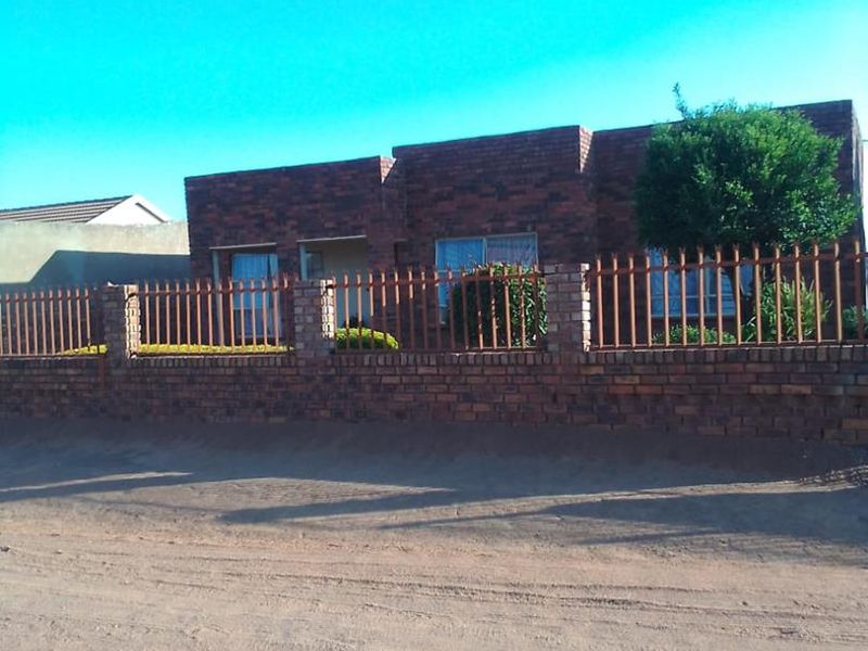3 bedrooms house for sale in Soshanguve HH - Photo 2