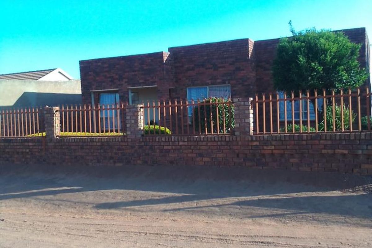 3 bedrooms house for sale in Soshanguve HH - Photo 2